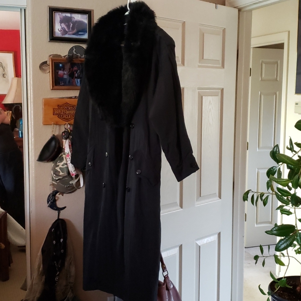 coat - Picture 1 of 8
